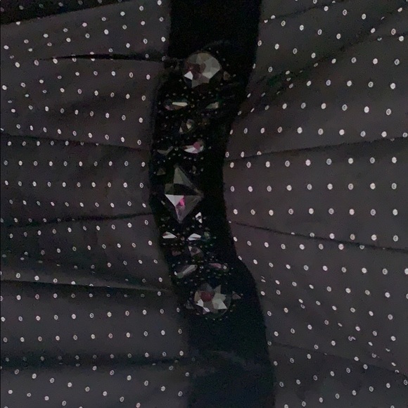 Bcbg maxazria Black midi dress with poko dots. - Picture 4 of 8